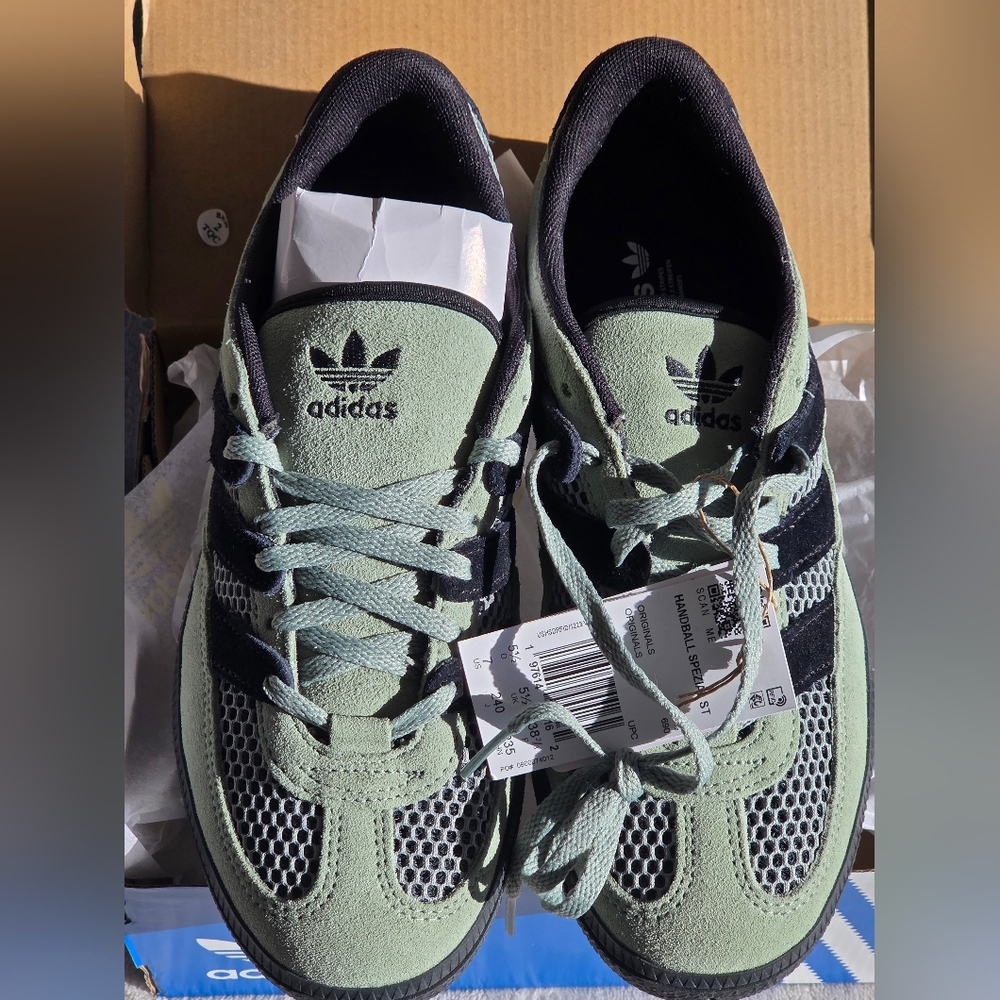 adidas Handball Spezial – Women’s Size 7 – SILGRN/CBLACK/FTWWHT (SAGE) NIB